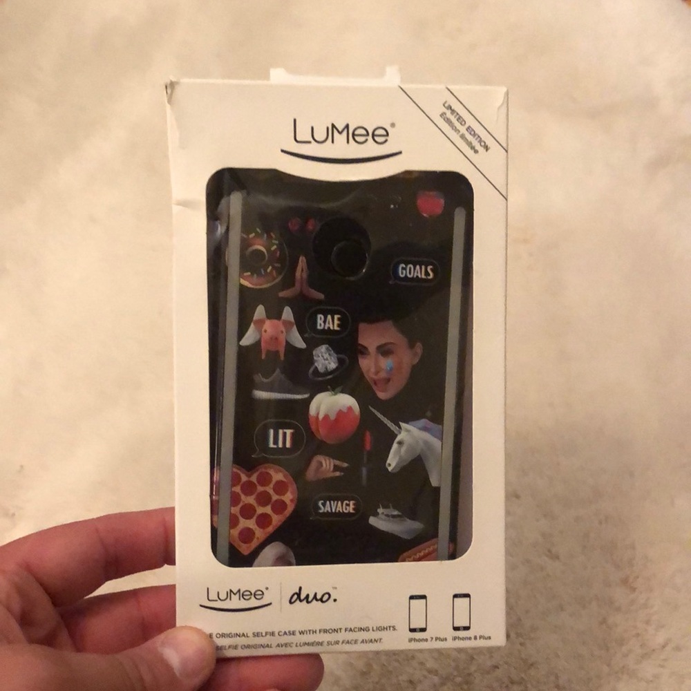LUMEE Limited Edition Kardashian KIMOJI case! 7/8plus